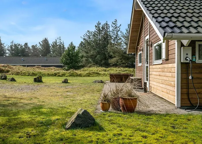 Anisette - 1km From The Sea By Interhome